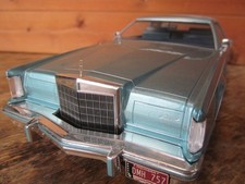 1/18 Lincoln Continental Mark