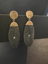 Orecchini tribali moderni in