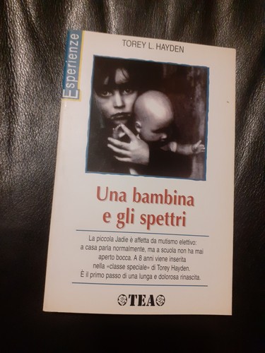 Una bambina gli spettri - bambina,