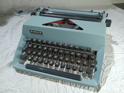 Macchina scrivere facit - scrivere,