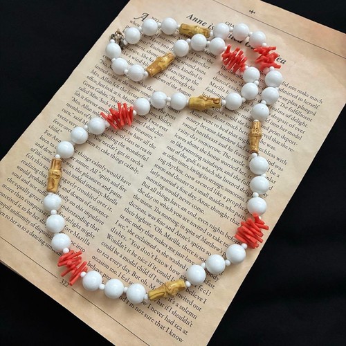 Collana vintage colore corallo