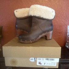 Stivaletti UGG Lynnea #3207 in