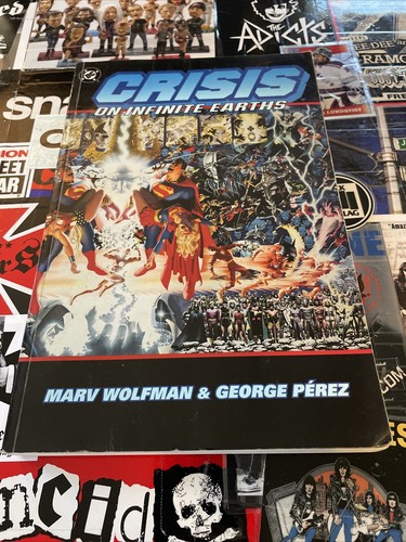 Crisi sulle terre infinite dc - crisi,