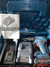 Un kit trapano a percussione