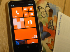 Smartphone Nokia Microsoft Lumia 620, ottime condizioni, bianco, sbloccato
