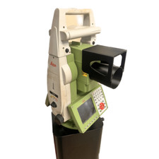 Copriobiettivo stile Leica per