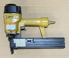 Cucitrice pneumatica Bostitch prende fino a 2" graffette