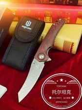Coltello pieghevole tattico