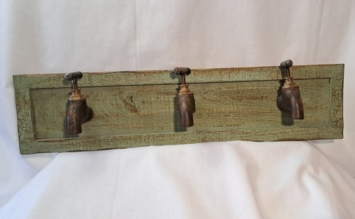 Rubinetto appendiabiti legno