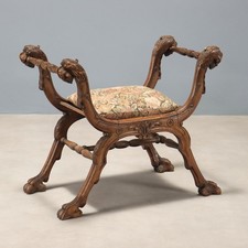 Sgabello Savonarola Stile