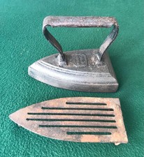 Antico Ferro da Stiro W. B. &