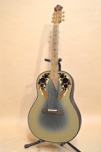 Chitarra acustica usata