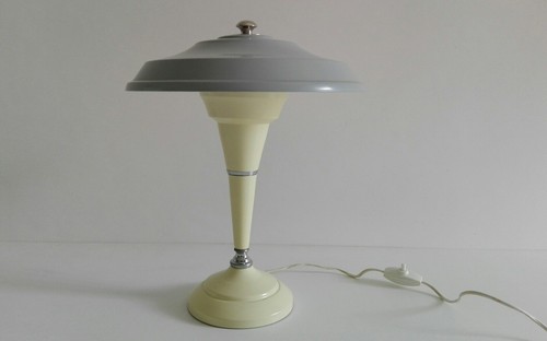 Vecchia lampada tavolo - da,