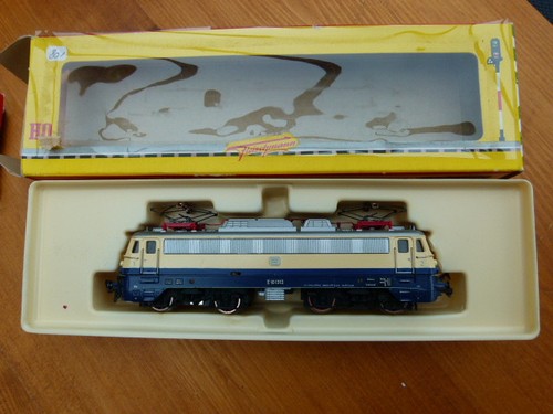 Locomotive électrique - , ho