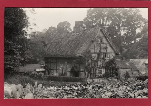 Old thatched cottages moreton - old,
