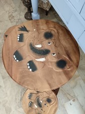 Tavolino Da Salotto Da Caffè In Legno Di Ulivo Con Due Sgabelli Ed Elefante