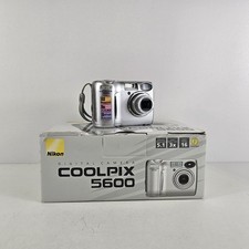 Nikon Fotocamera Digitale Coolpix 5600 5.1MP Argento Boxata - Testata Funzionante