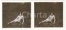 1920 ca VINTAGE EROTIC Le nu stéréo en plein air - Nude woman on the grass PHO