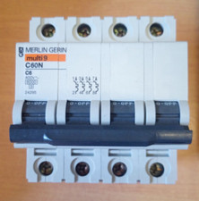 INTERRUTTORE MAGNETOTERMICO