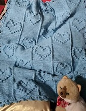 Copertina uncinetto con cuori, copertina neonato, copertina culla