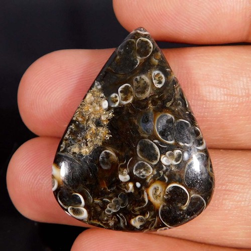Pietra preziosa - ct,