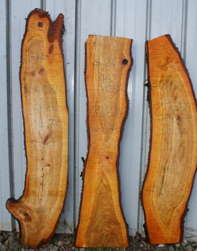 Tavole legno ciliegio ritagli