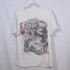 T-shirt grafica senza marchio