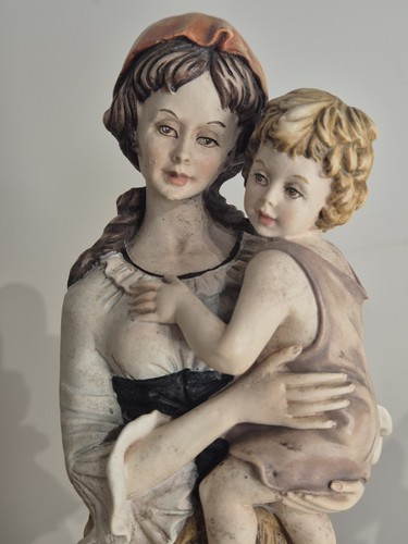 Statuina porcellana