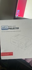 Aineisen Q1 Mini LED Projector