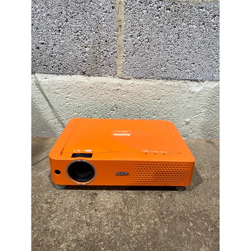 Sanyo plc xe31 proiettore - sanyo,