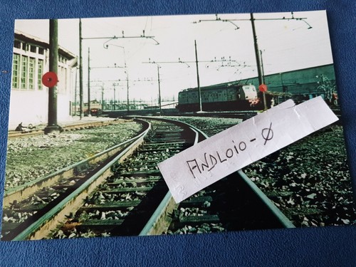 Fotografia deposito locomotive - fotografia,