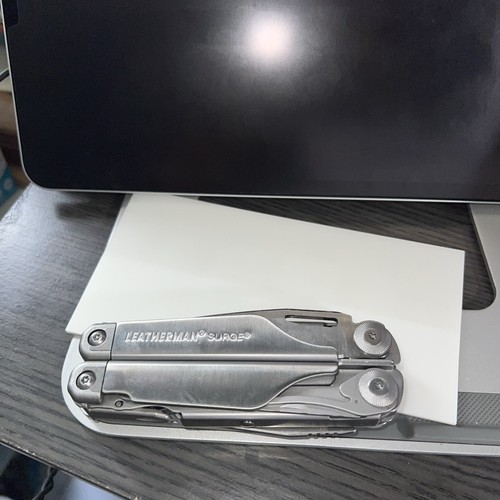Multiutensile leatherman surge - multiutensile,