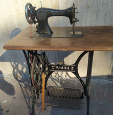 antica MACCHINA PER CUCIRE WILLIAM con piano legno TELAIO IN GHISA a pedale da