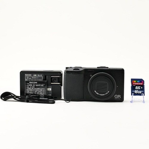 Fotocamera digitale compatta