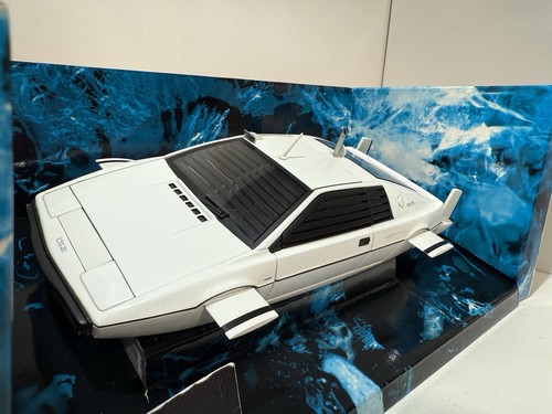 Autoart james bond - james, lotus