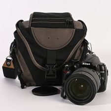 Nikon D5000 camminata con Sigma 2,8-4/ 17-70mm HSM Macro SHP 310170