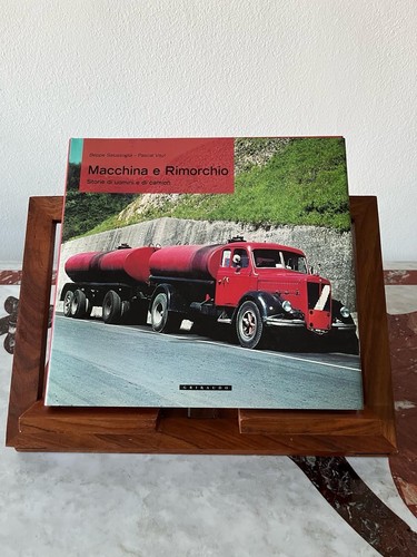 Libro macchina rimorchio - macchina,