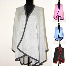 Poncho con mantello in