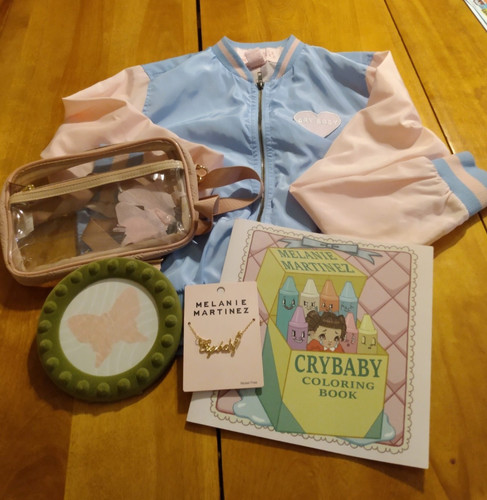 Melanie martinez cry baby - martinez, sm