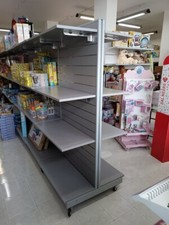 Gondola in MDF centrale con montante in metallo 