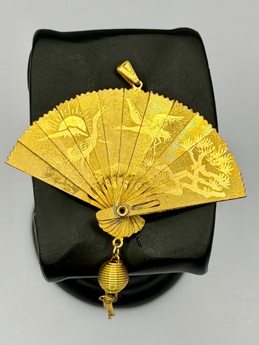 Collana con ciondolo ventaglio