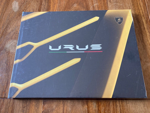 Brochure suv lamborghini - brochure,