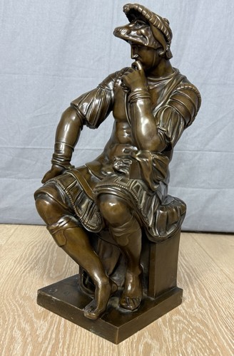 Grande bronzo firmato - grande,