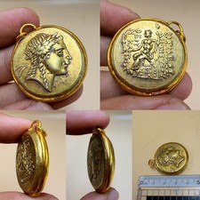 Moneta dorata in oro stile