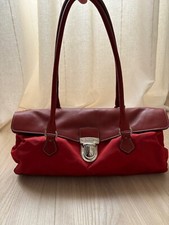 Borsa Prada in nylon e pelle color burgundy, logo e fibbia di metallo