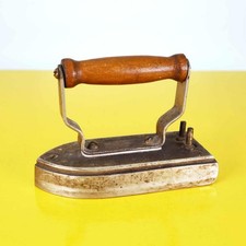 Ferro da stiro antico