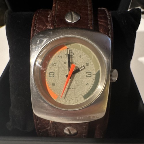 Diesel quartz analog - analog, square