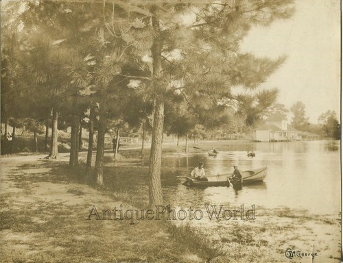 Ragazzi canoa un lago - in,