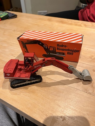 Crawler excavator die - crawler,