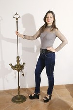 antica enorme lampada lucerna